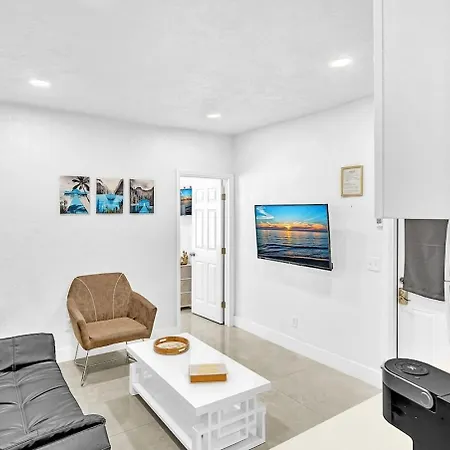 Boutique One Bdrm Close To Aventura Mall & Beach